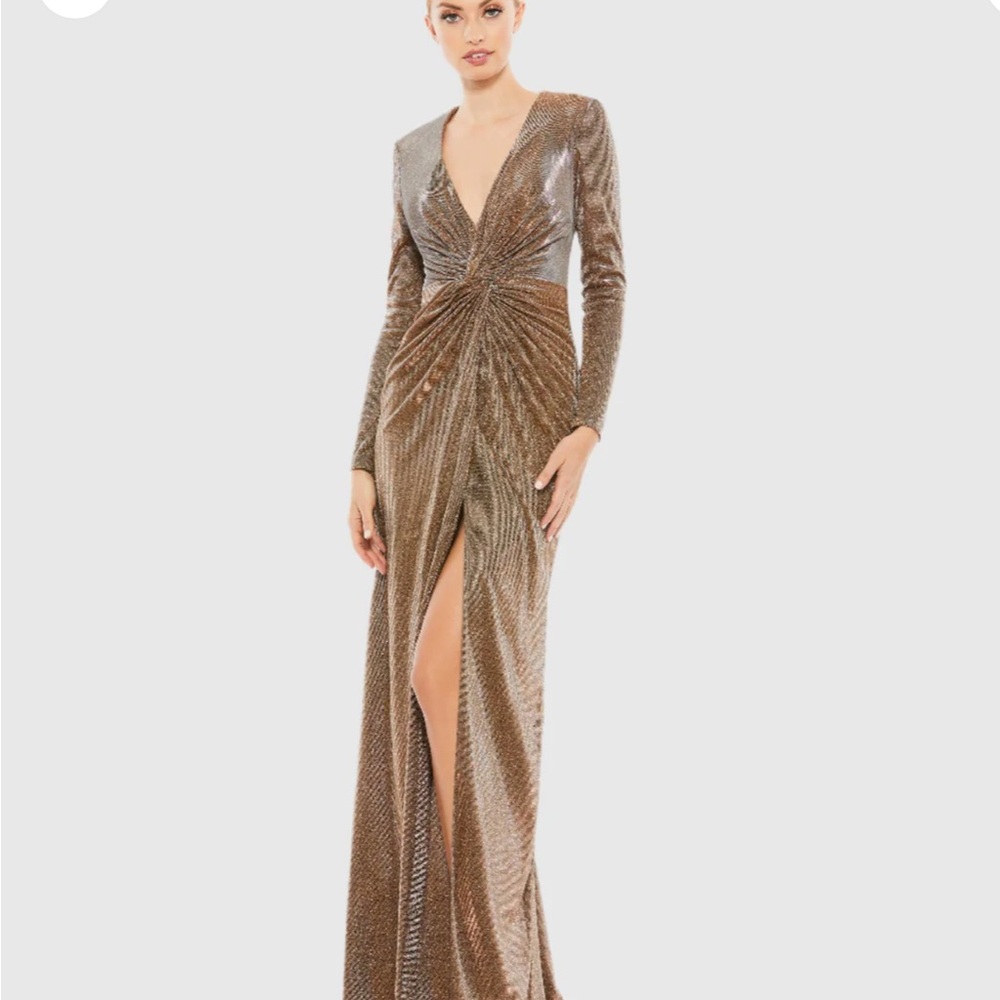 NWT - IEENA FOR MAC DUGGAL - Bronze Front Twist V Neck Long Sleeve Gown- Size 6